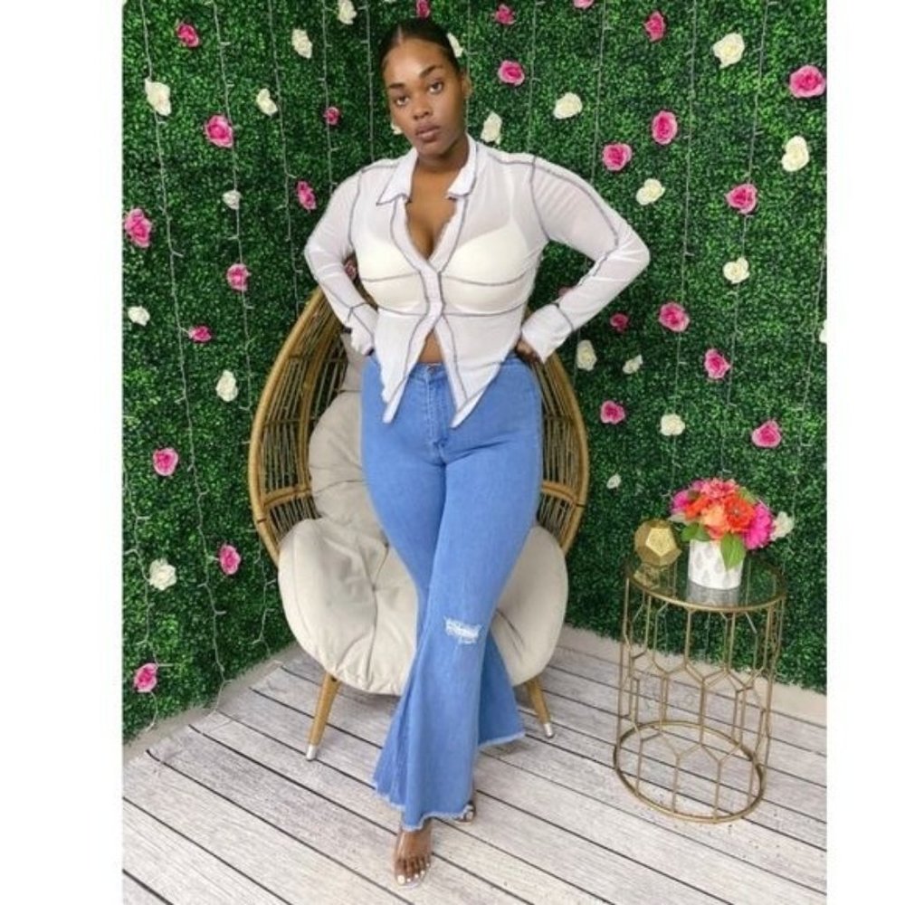 Snatched Plus Wide Leg Jeans: 1X